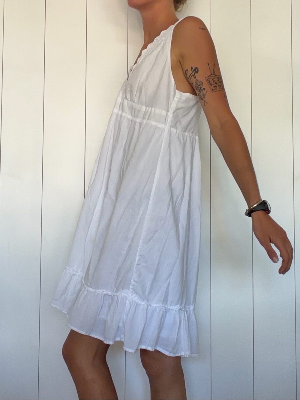 WHITE DRESS - Picture 4 of 5
